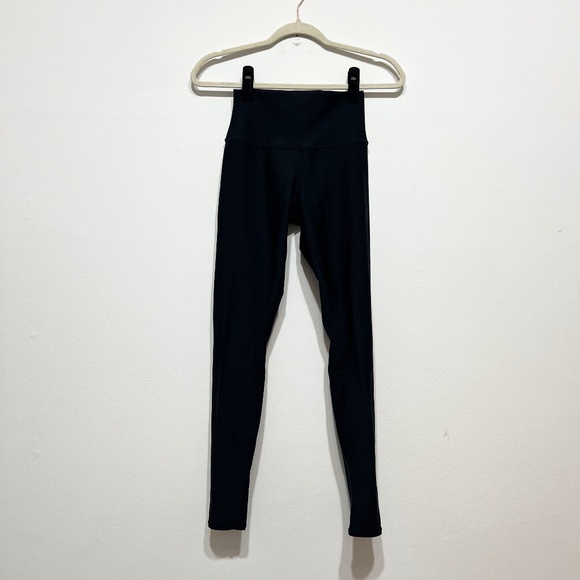 Alo Yoga Women's High Waisted Athletic Work Out Leggings Solid Black Small - Picture 1 of 3
